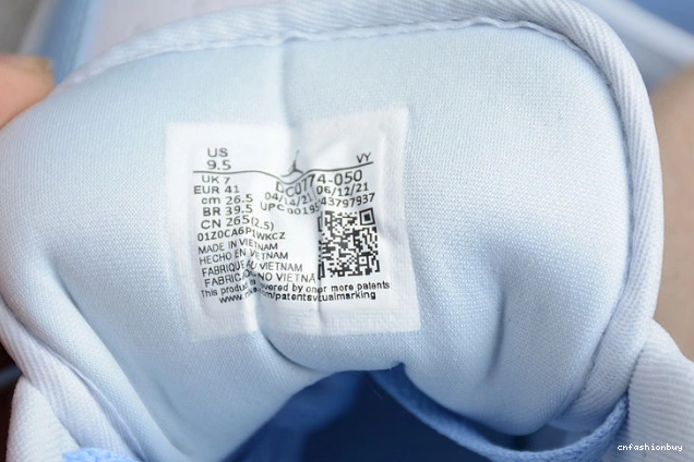 1 DC0774-050 Blue University Jordan (W) Low 1117